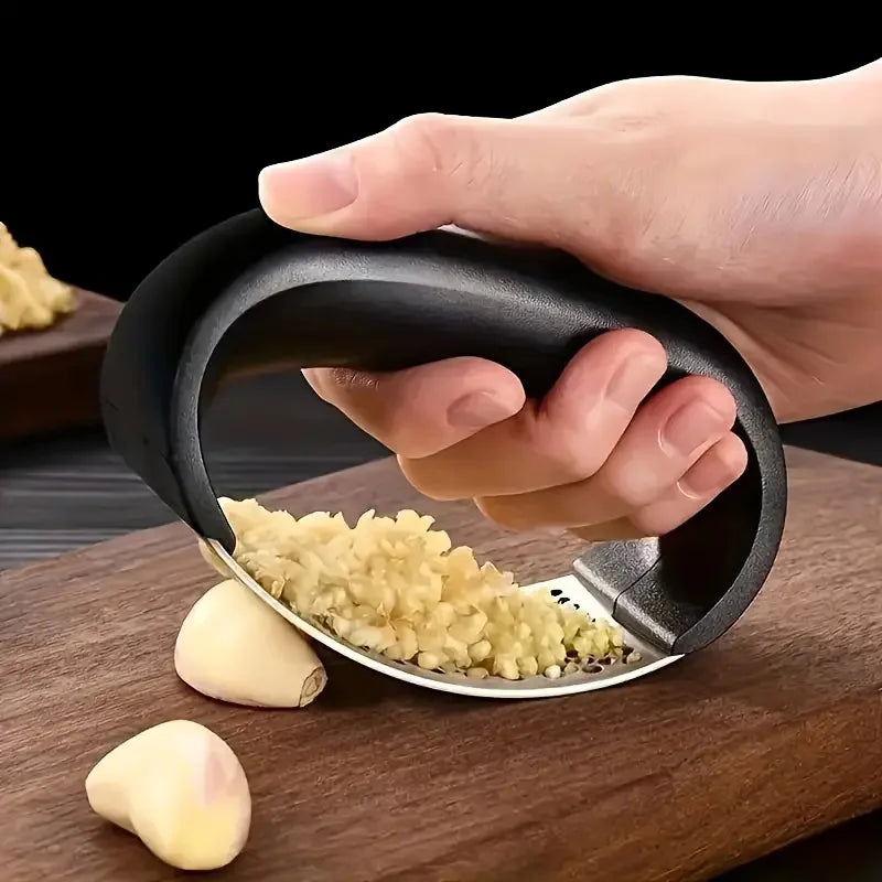 Stainless Steel Garlic Press – Metal & Plastic, One-Press Design, Easy to Clean, Effort-Saving