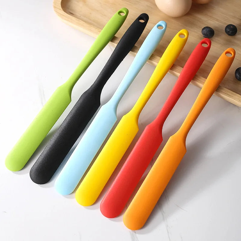 1 Piece Random Color Food Scraper, Non Stick Design, Heat-Resistant, Kitchen Utensil, Suitable for Home and Professional Baking