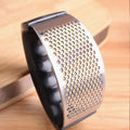 Stainless Steel Garlic Press – Metal & Plastic, One-Press Design, Easy to Clean, Effort-Saving